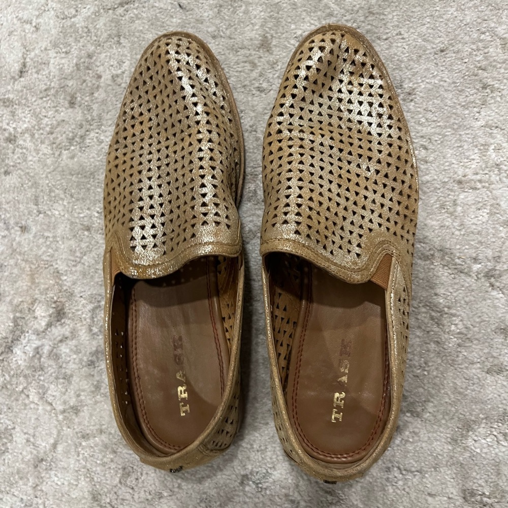 Trask ladies shoes. Gold metallic leather. Size 10